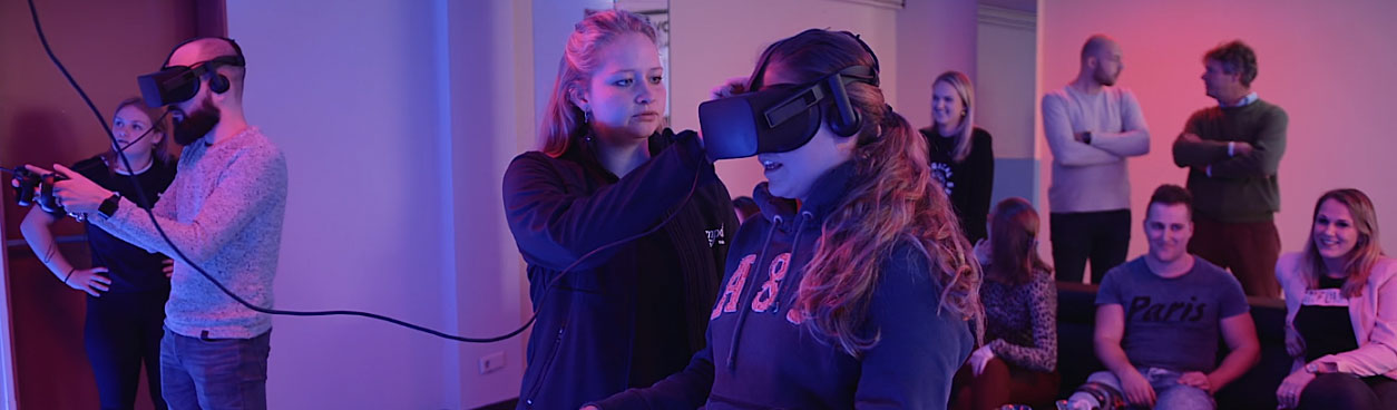 De nieuwe Virtual Reality Zone bij Vakantiepark Aquadelta is een superleuke activiteit met keuze uit 100 VR-games