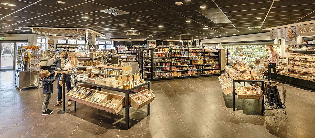 © hofvansaksen.nl - Noordermarkt is een mooie supermarkt op Resort Hof van Saksen met een ruim assortiment van hoge kwaliteit.